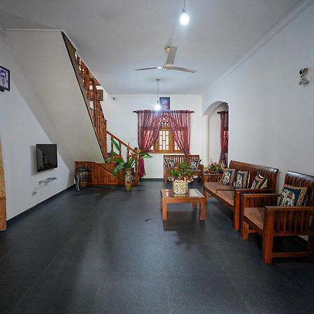 4Ty Two Homestay גאלה מראה חיצוני תמונה