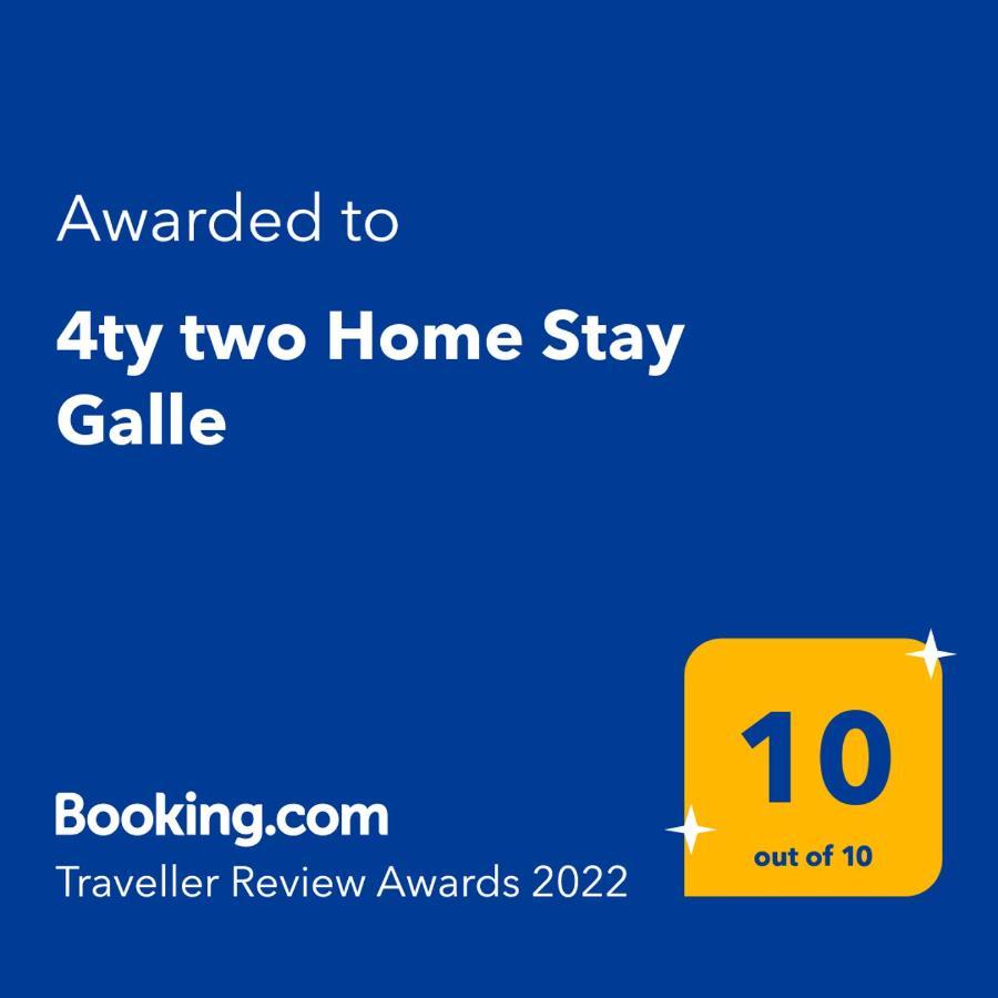 4Ty Two Homestay גאלה מראה חיצוני תמונה