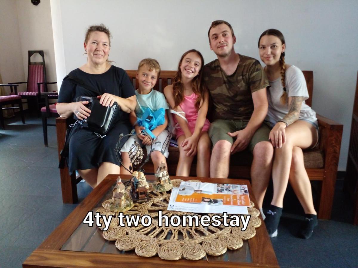 4Ty Two Homestay גאלה מראה חיצוני תמונה