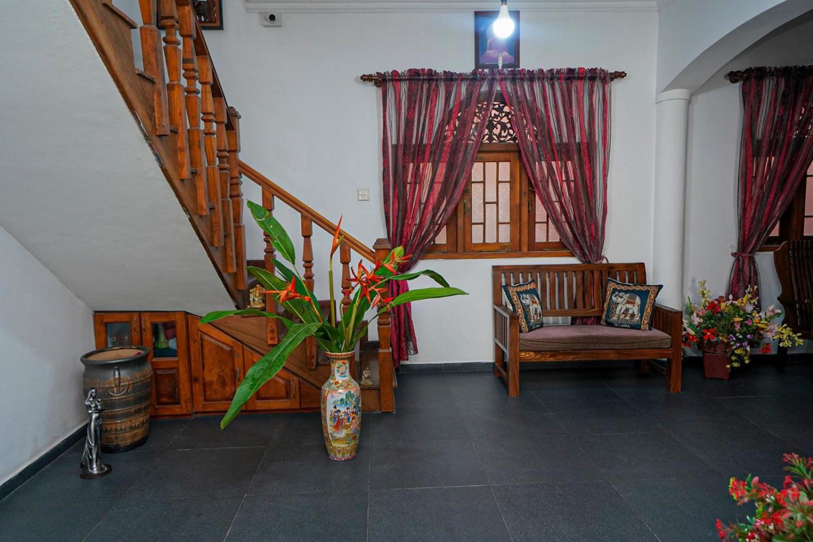 4Ty Two Homestay גאלה מראה חיצוני תמונה