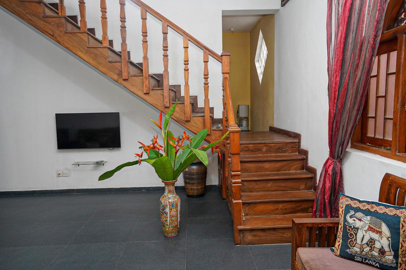 4Ty Two Homestay גאלה מראה חיצוני תמונה
