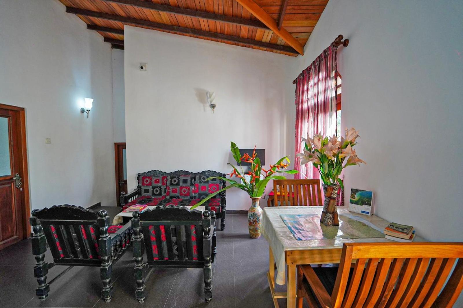 4Ty Two Homestay גאלה מראה חיצוני תמונה