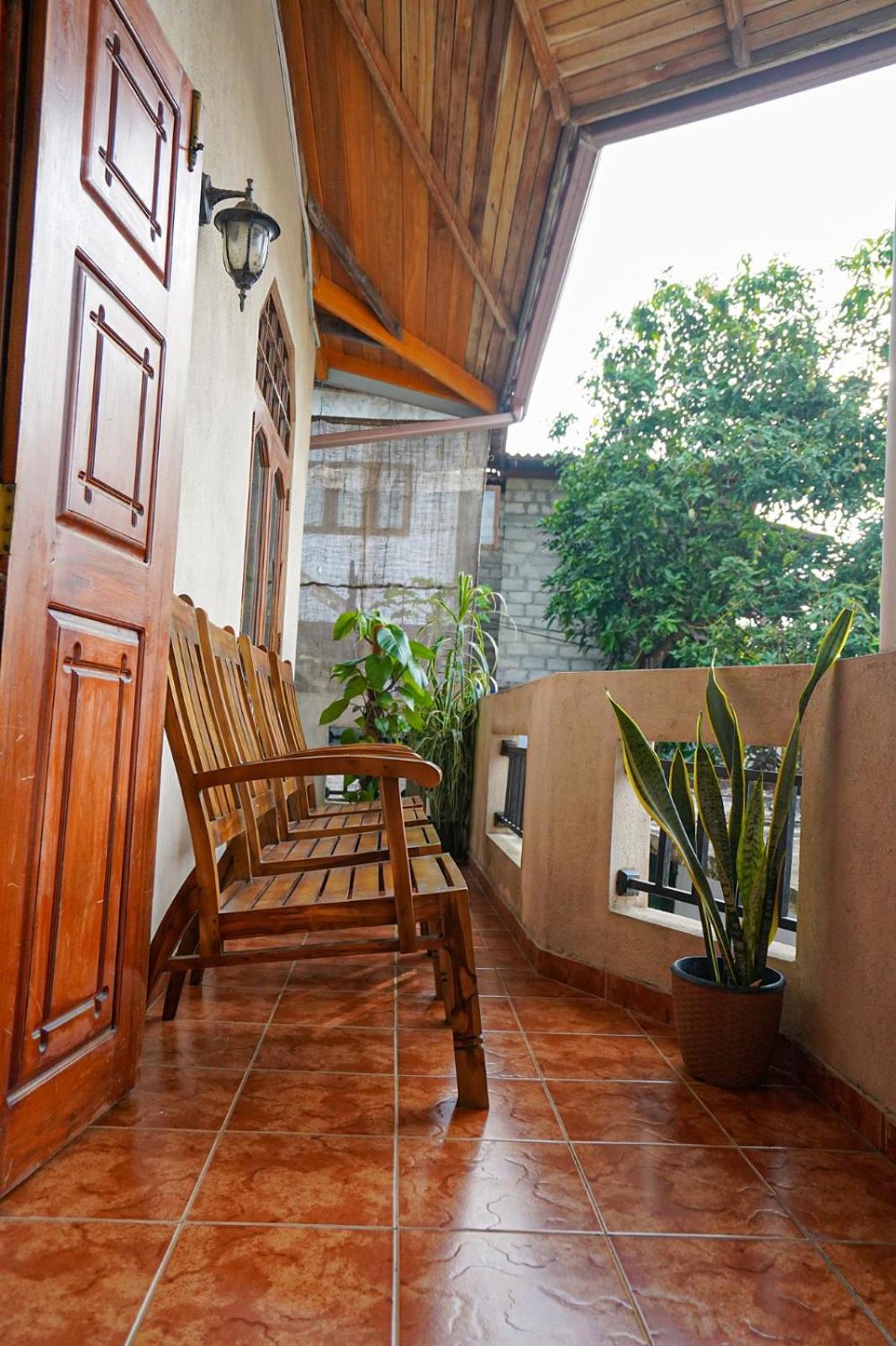 4Ty Two Homestay גאלה מראה חיצוני תמונה