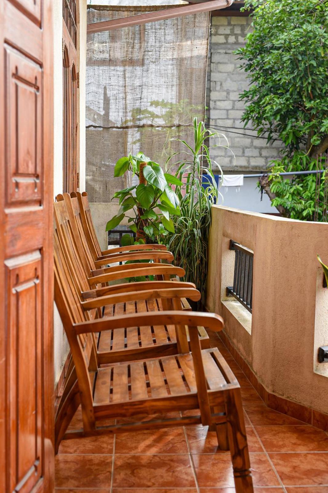 4Ty Two Homestay גאלה מראה חיצוני תמונה
