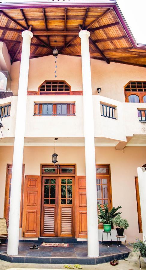 4Ty Two Homestay גאלה מראה חיצוני תמונה