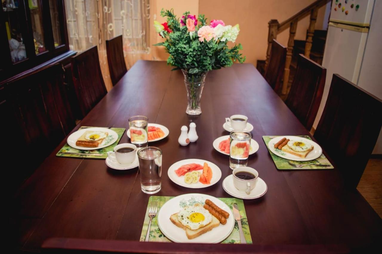4Ty Two Homestay גאלה מראה חיצוני תמונה