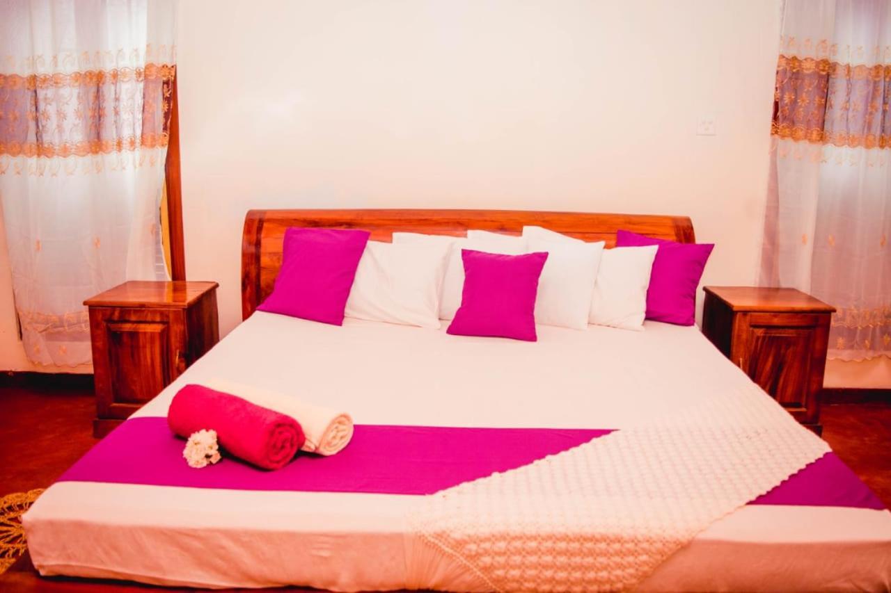 4Ty Two Homestay גאלה מראה חיצוני תמונה