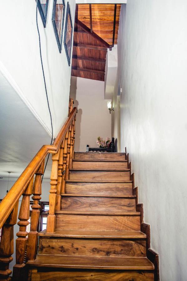 4Ty Two Homestay גאלה מראה חיצוני תמונה
